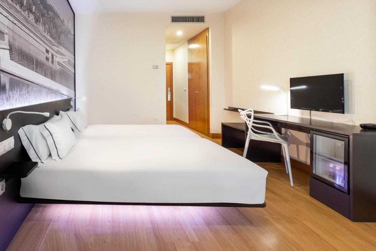 บีแอนด์บี โฮเต็ล มาดริดแอร์พอร์ต เทอร์มินัล4 Hotel ซานเซบัสเตียน เดลอส เรเยส ภายนอก รูปภาพ