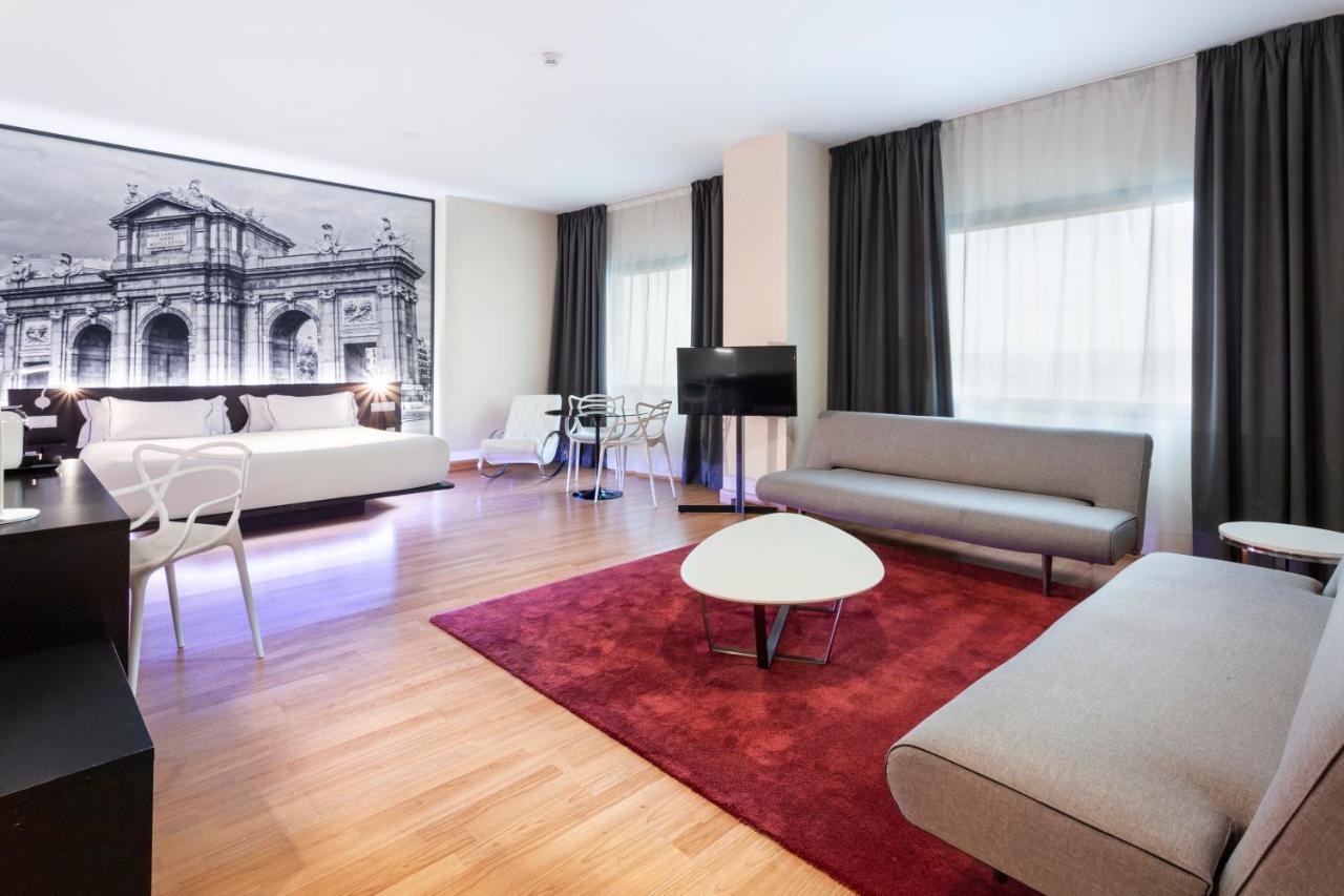 บีแอนด์บี โฮเต็ล มาดริดแอร์พอร์ต เทอร์มินัล4 Hotel ซานเซบัสเตียน เดลอส เรเยส ภายนอก รูปภาพ