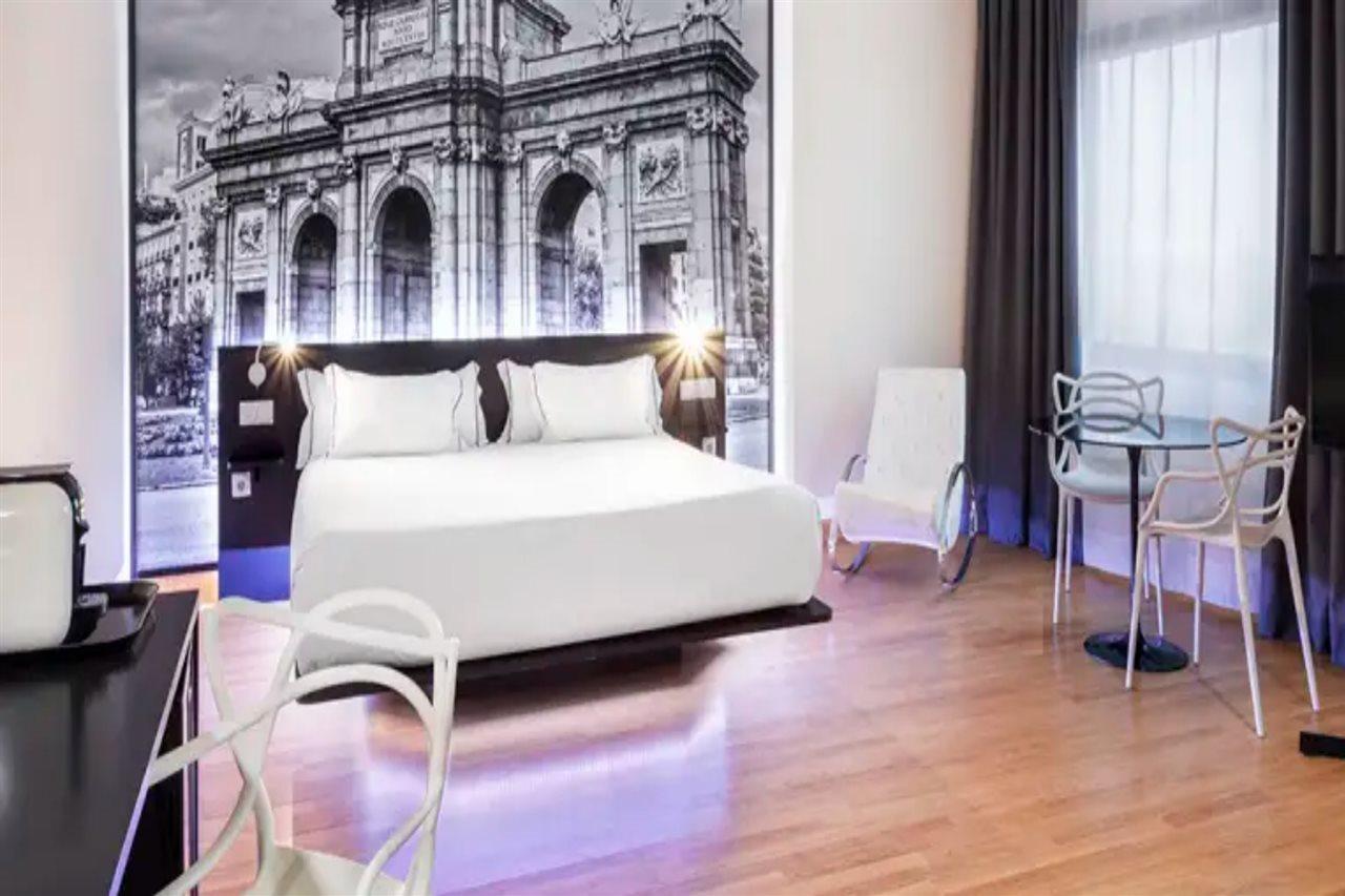 บีแอนด์บี โฮเต็ล มาดริดแอร์พอร์ต เทอร์มินัล4 Hotel ซานเซบัสเตียน เดลอส เรเยส ภายนอก รูปภาพ