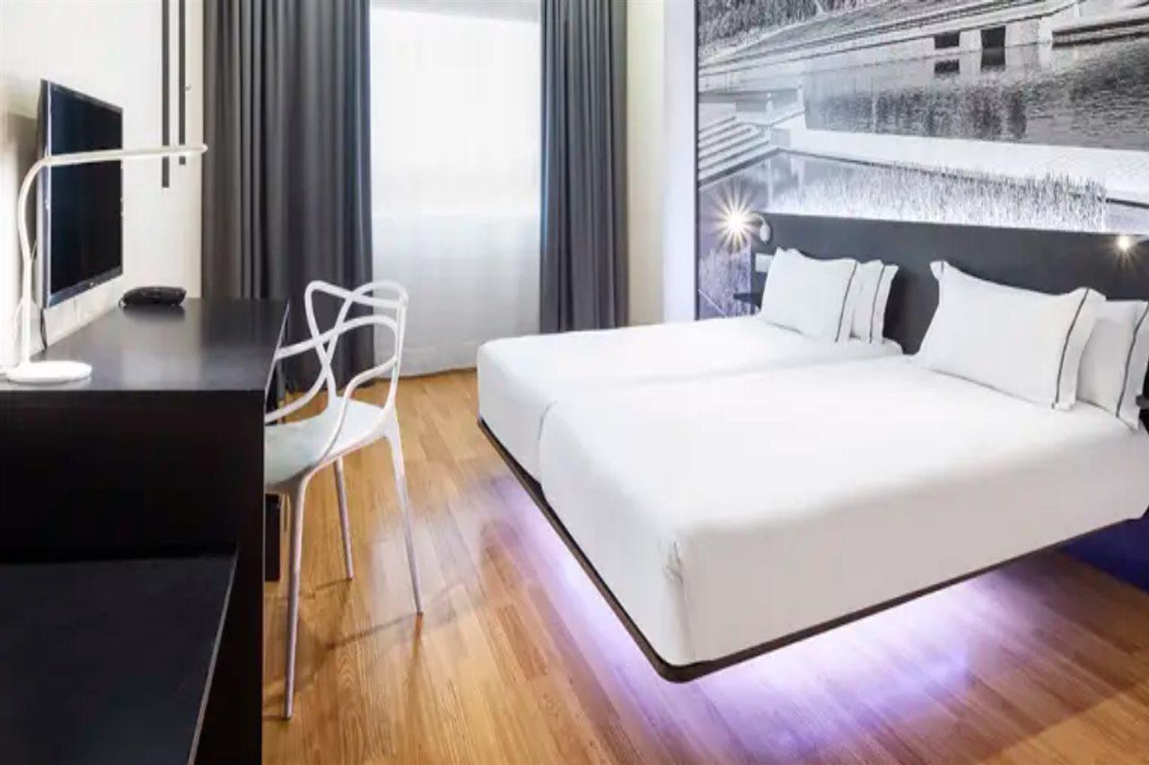 บีแอนด์บี โฮเต็ล มาดริดแอร์พอร์ต เทอร์มินัล4 Hotel ซานเซบัสเตียน เดลอส เรเยส ภายนอก รูปภาพ